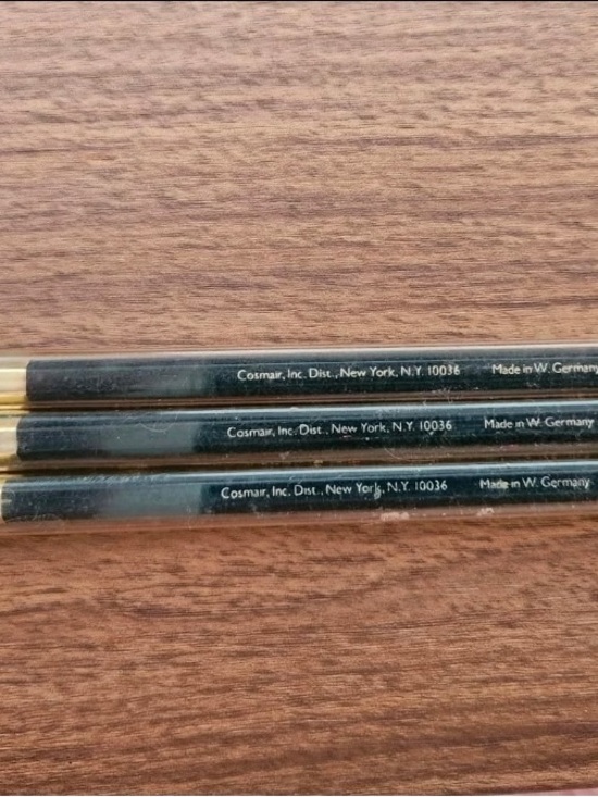L'Oreal Other - nib (3) L'OREAL Le Grand Kohl Eye Pencil Eye Liner- NIGHT BLEU rare!